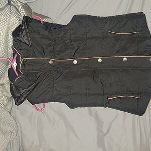 Black puffer vest